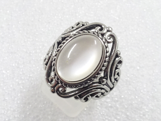 JAPANESE KIMONO / ANTIQUE COLORED STONE RING (SIZE 20)